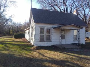 607 W Parallel St, Conway Springs, KS 67031