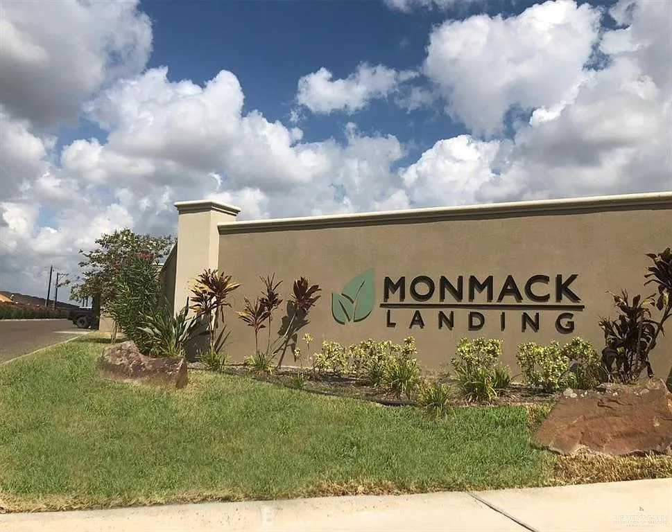 3 bed, 2.0 bath, 960 sqft, $1,100 — Photo 2