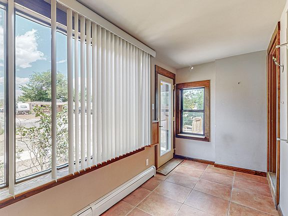 5th image of 3508 Mary Ellen St NE
