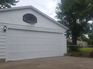 6852 Laurelview Dr, Dayton, OH 45424