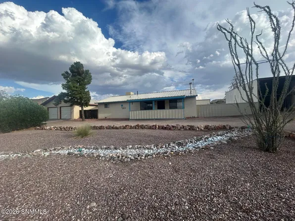 716 Erie Ave, Elephant Butte, NM 87935
