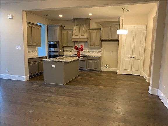 3rd image of 3029 Monford Dr