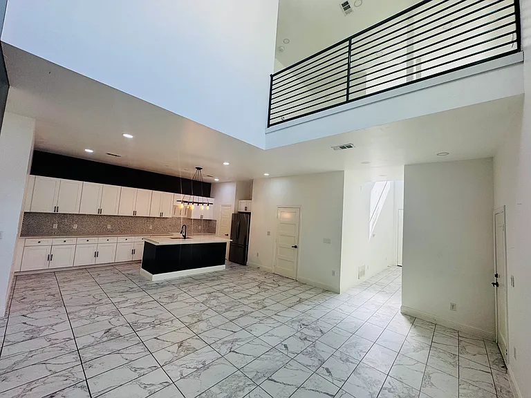 2902 Jim St — Photo 6