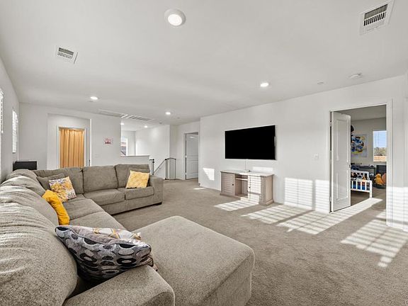 5th image of 28464 Fressia Dr
