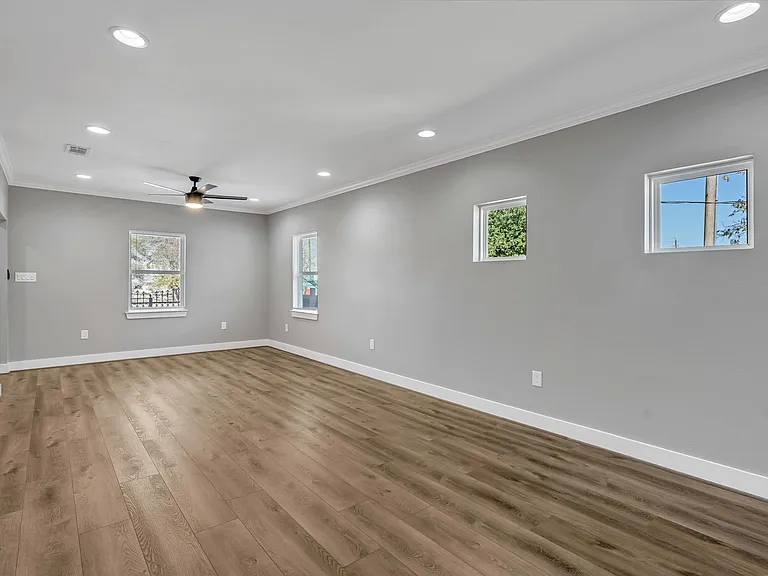 430 N Hutcheson St — Photo 11