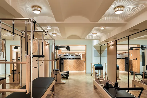 Sold by Compass | media 33