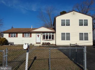 20 Mac Knight Dr, Pine Hill, NJ 08021