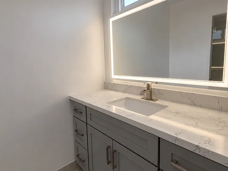 1178 N Kenmore Ave #4 — Photo 5