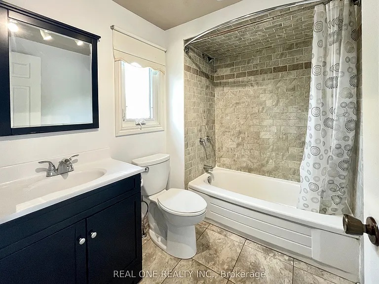 19 Blair Cres — Photo 35