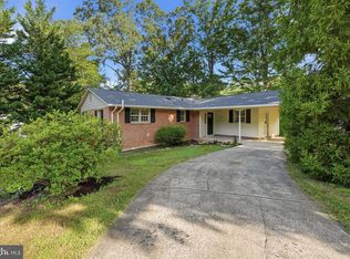 10196 Bessmer Ln, Fairfax, VA 22032
