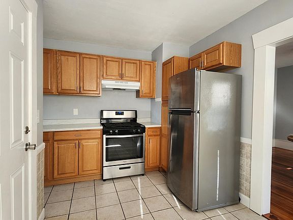 2nd image of 317 New York Ave #2