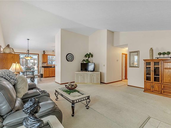 2nd image of 1867 Sandalwood Dr