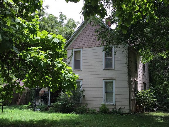 3rd image of 303 W Euclid St