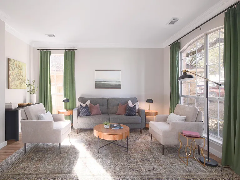 1502 Foster Dr — Photo 4