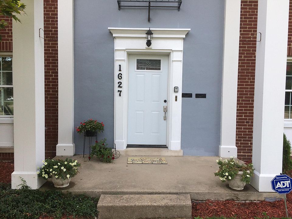 shared entrance for both units