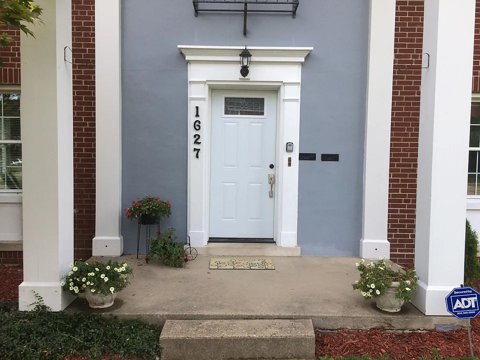 shared entrance for both units