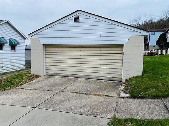 3rd image of 701 Hazel Ave