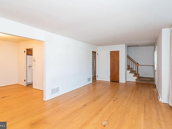5th image of 515 Courtland Pl