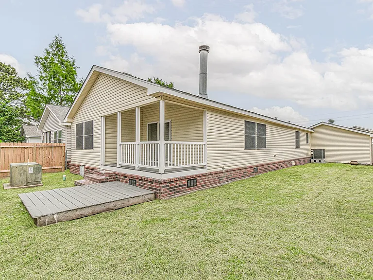 10210 Berrypatch Ln — Photo 3