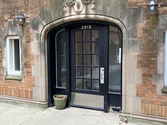 2nd image of 2915 W Leland Ave APT 1W