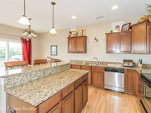 5th image of 4611 NE Wanda Dr