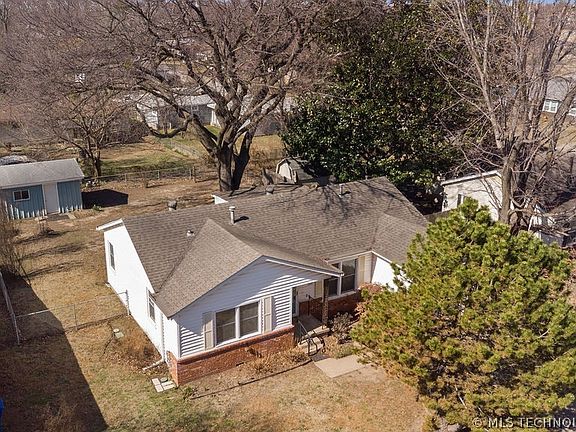 5th image of 1606 S Ash Ave W