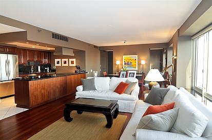 4th image of 161 E Chicago Ave #40C