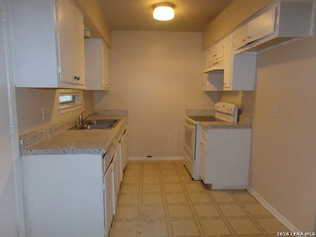 5819 Castle Lk — Photo 17