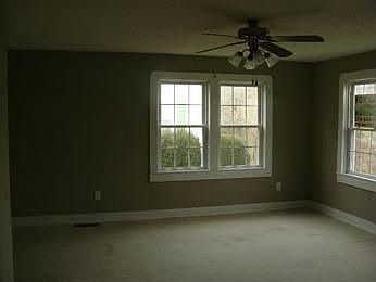 2nd image of 216 Hill Dr