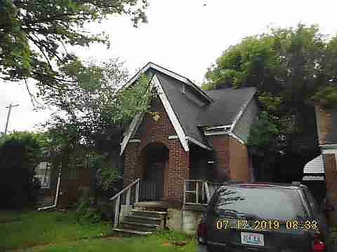 7622 E Robinwood