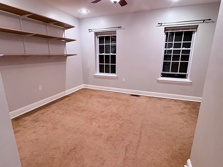 1008 W Cross St — Photo 15