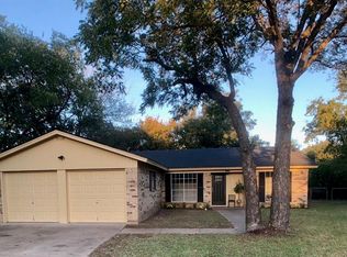 1815 Windsor Ct, Arlington, TX 76012