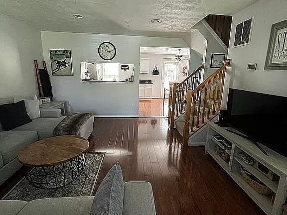 4th image of 354 Cinnabar Ln