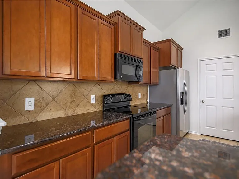 137 Langtry Ln — Photo 12
