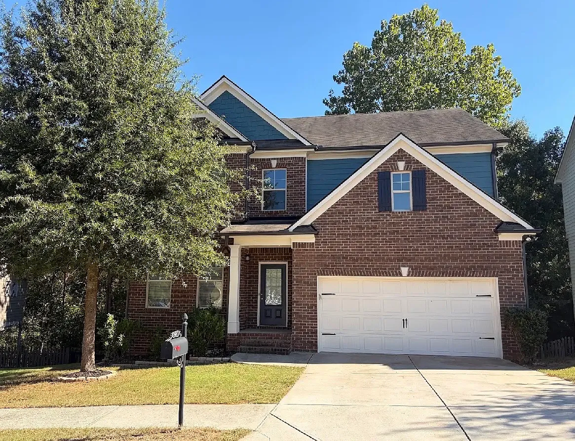 4 bed, 2.5 bath, 2650 sqft, $2,300 — Photo 1