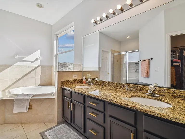 18026 Java Isle Dr — Photo 38