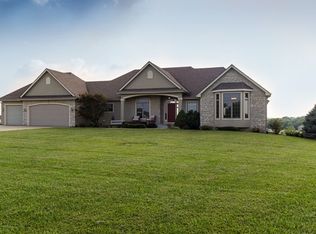 6519 NW High Point Dr, Topeka, KS 66618