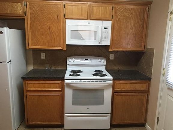 4th image of 1213 Nicholas Cir APT B