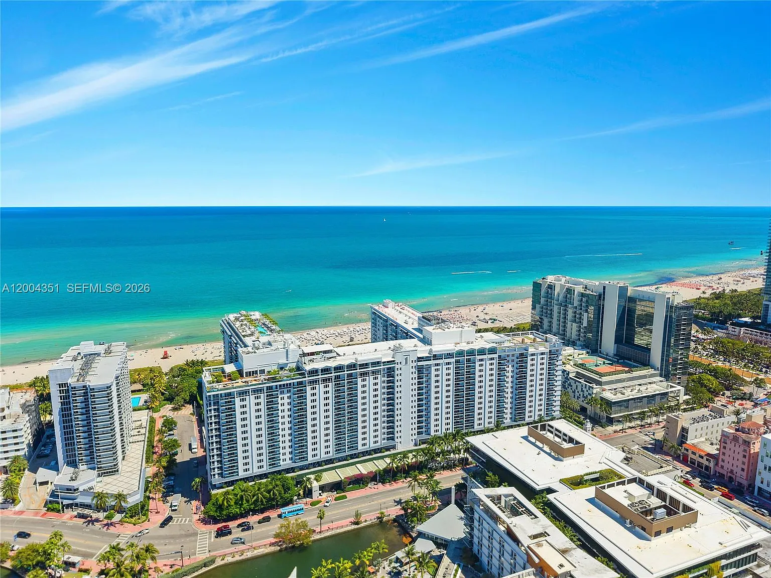 Roney Palace Condo — Photo 2