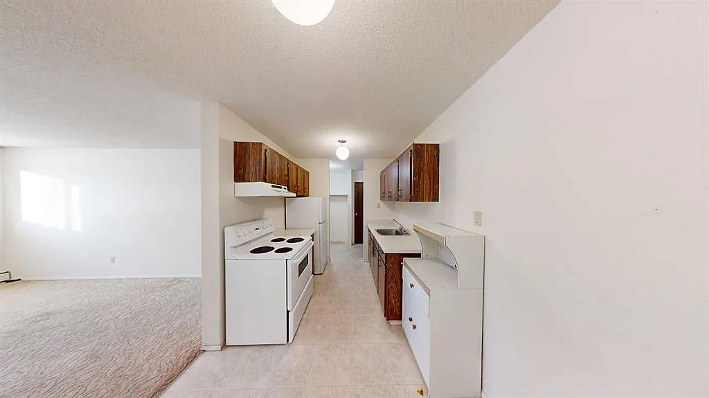 1 bed, 1.0 bath, 595 sqft, $1,100 — Photo 3