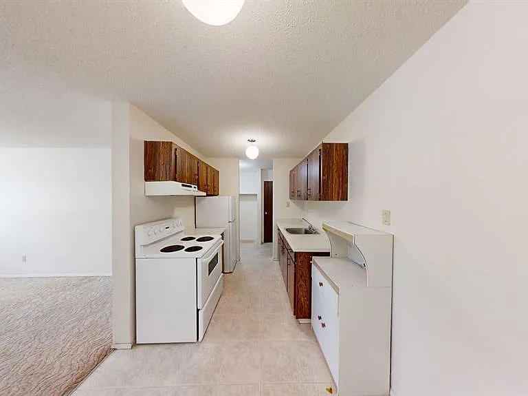9656 Hillcrest Dr #105 — Photo 3