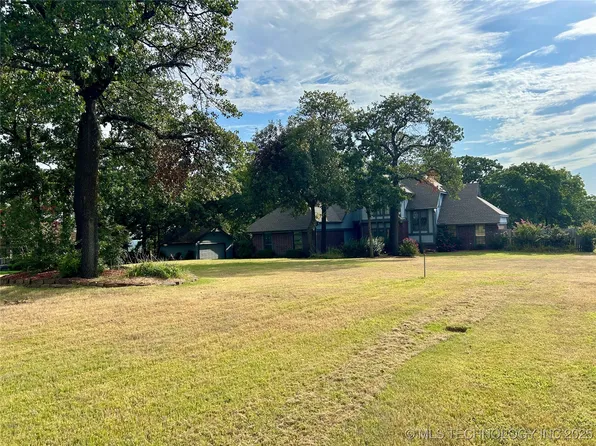 413 Royal Oak Ln, Sapulpa, OK 74066