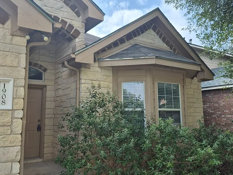 1908 Wheaton Trl — Photo 3