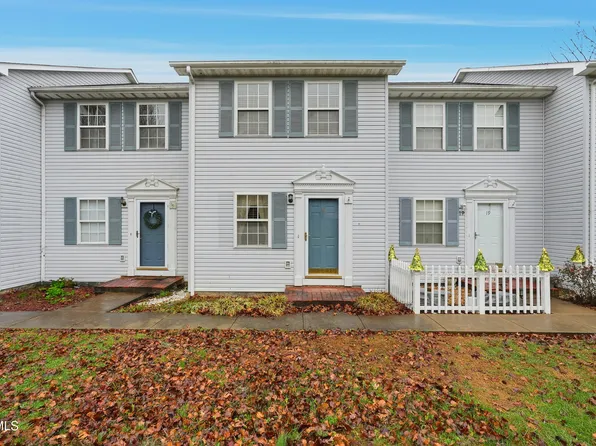 219 Hunter Hills Cir APT 18, Bristol, TN 37620