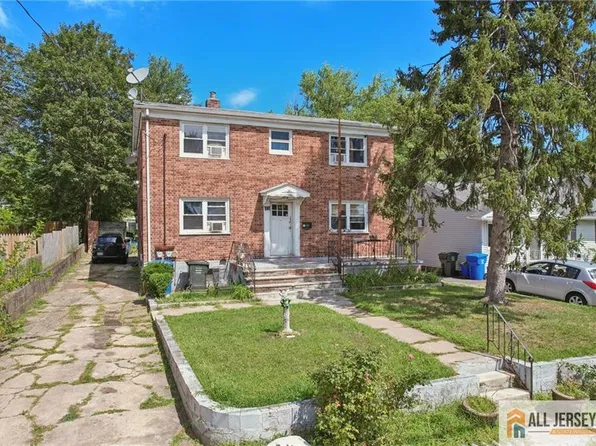 24 Maple Rd, Iselin, NJ 08830