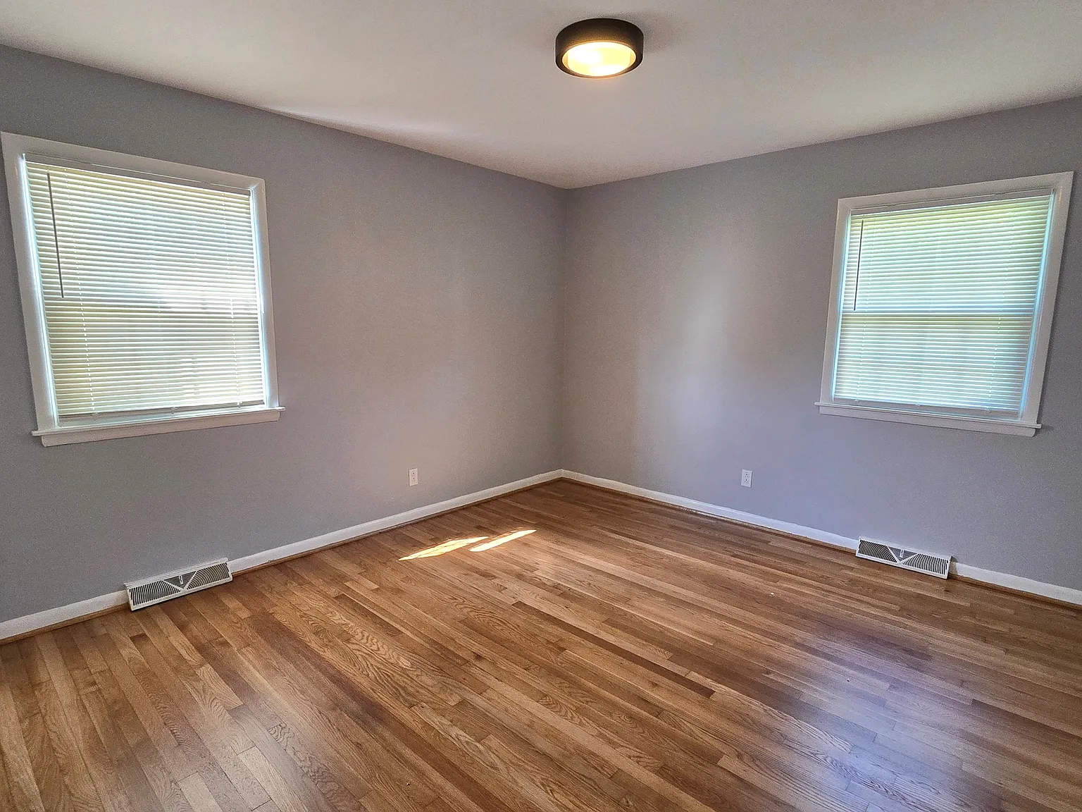 2402 Chatham Drive - 1 — Photo 3