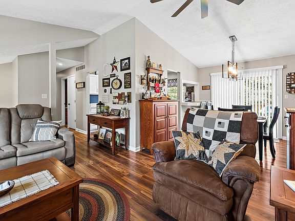 3rd image of 5105 Orange Blossom Ct