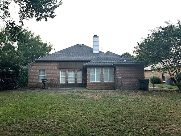 7117 Stamford Ct — Photo 16