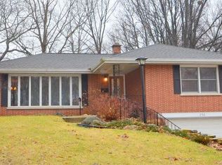 230 Abbotsford Ct, Glen Ellyn, IL 60137