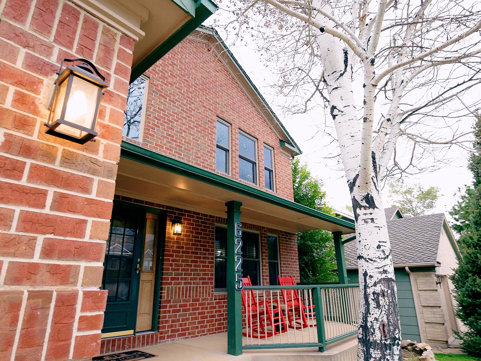 4 bed, 3734 sqft, $4,700 — Photo 3